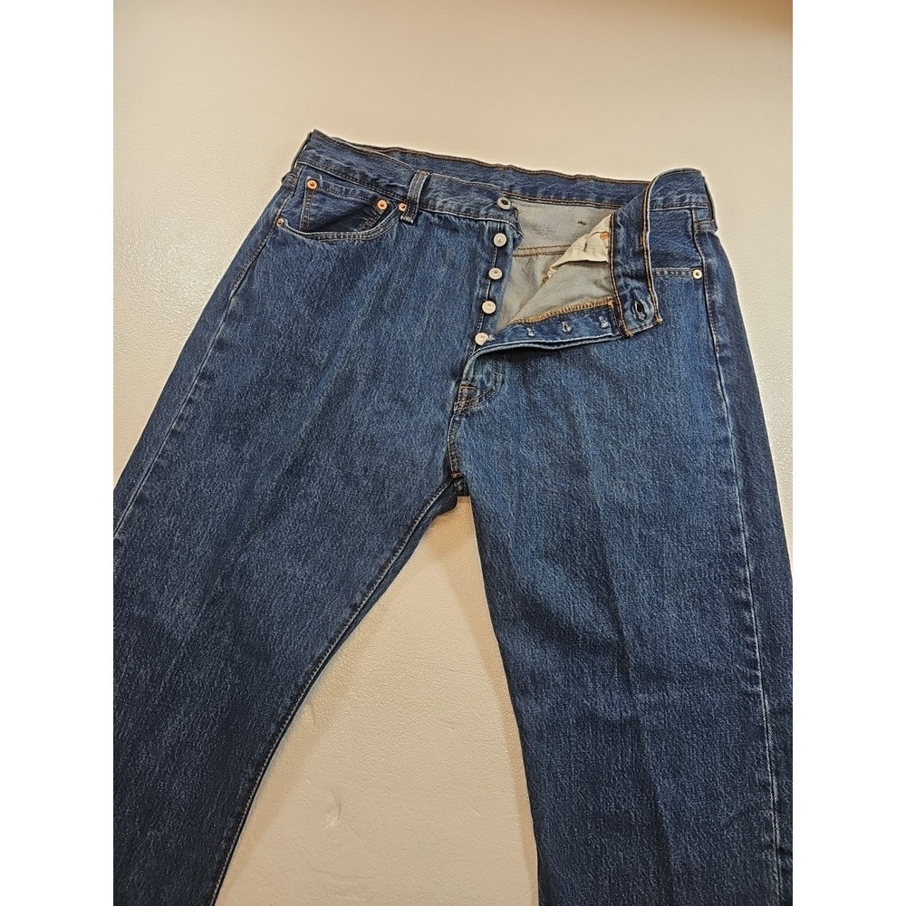 LEVIS 501 Men Size 38x32 Button Fly Original Fit Straight Leg 100% Cotton Jeans